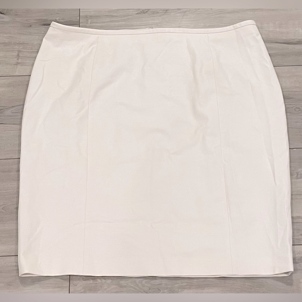 NWT WHBM Cream Pencil Skirt Size 20W